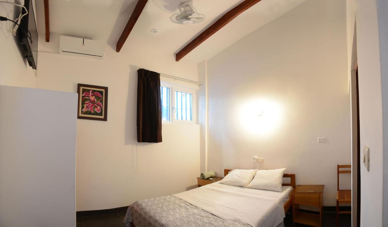 Hostal Casa Blanca Tarapoto Exterior photo